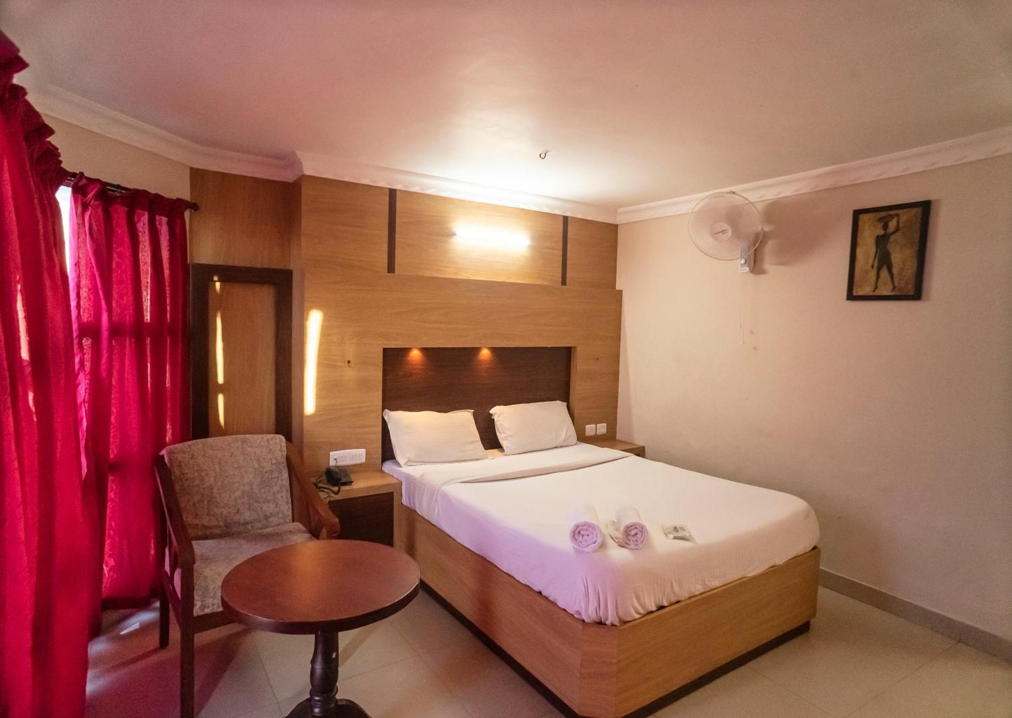 Hotel Sebaa Palace 根尼亚古马里 外观 照片
