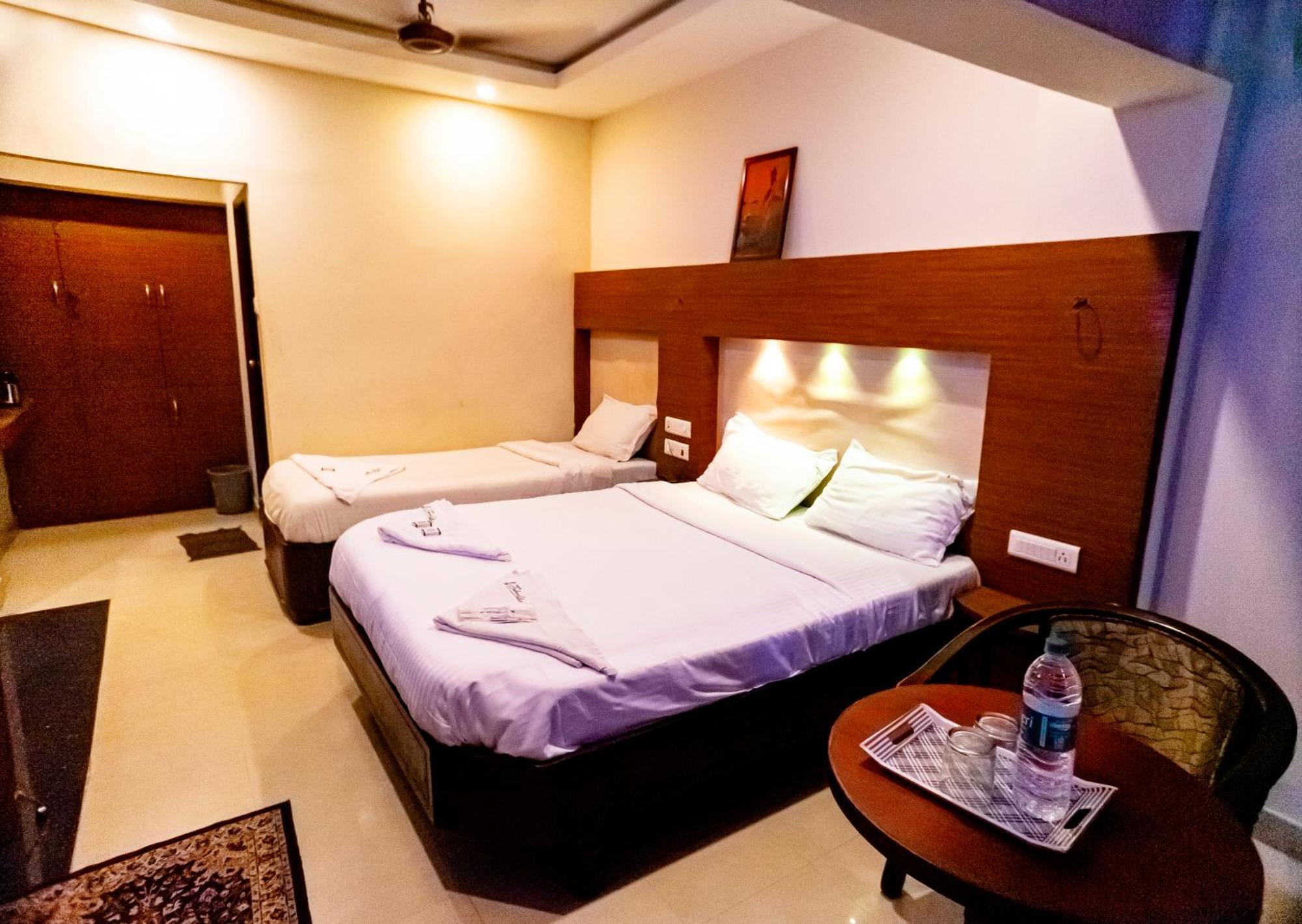 Hotel Sebaa Palace 根尼亚古马里 外观 照片